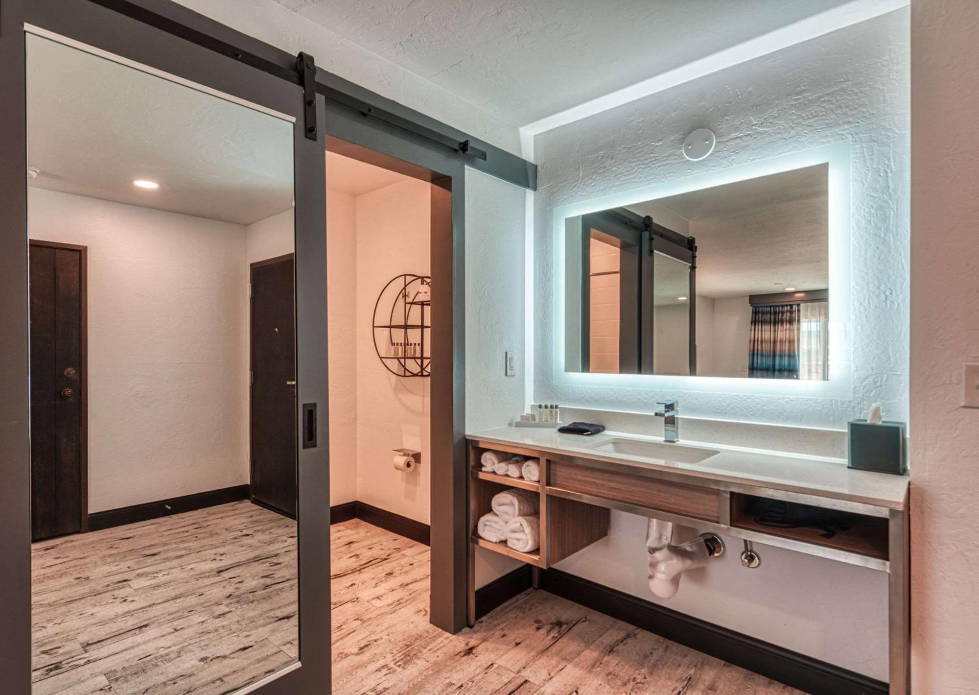 Casa Via Mar Inn, Ascend Hotel Collection Порт Хуаними Екстериор снимка