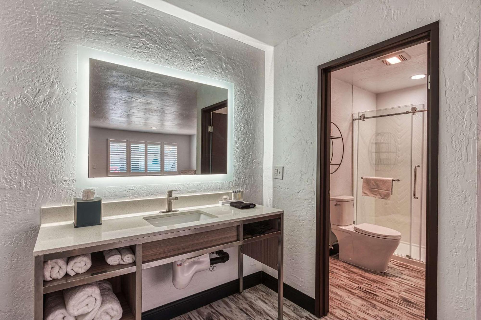 Casa Via Mar Inn, Ascend Hotel Collection Порт Хуаними Екстериор снимка