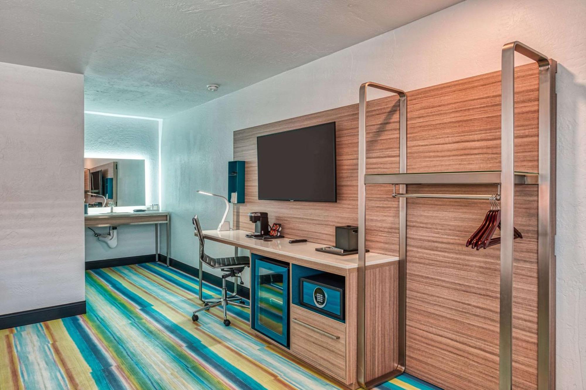 Casa Via Mar Inn, Ascend Hotel Collection Порт Хуаними Екстериор снимка